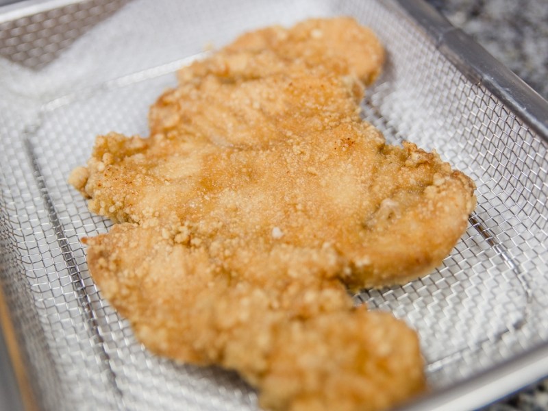 Jha Ji Pai – Frittiertes&nbsp;Hähnchensteak